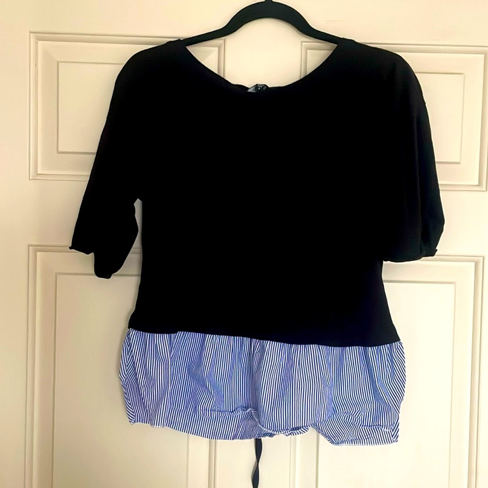 Two crop blouse with tie in back